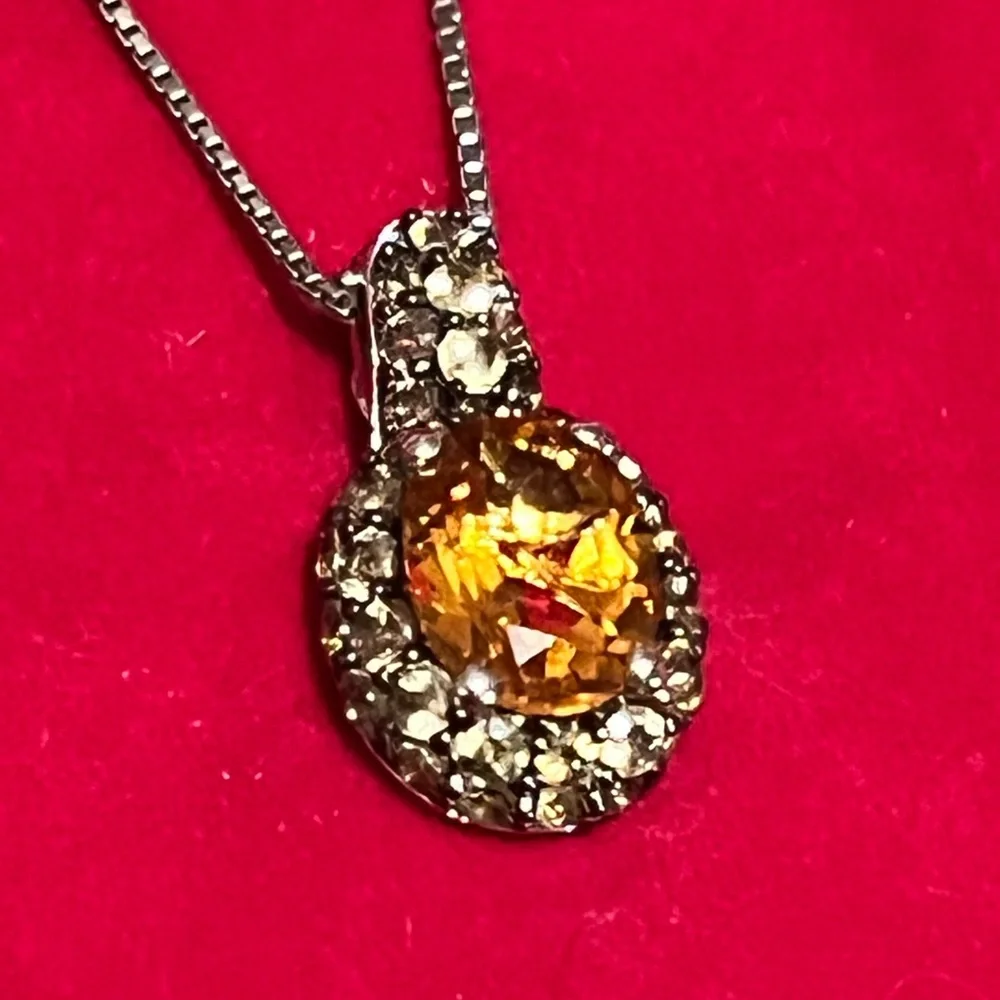 Citrine pendant with 18in silver‎ chain